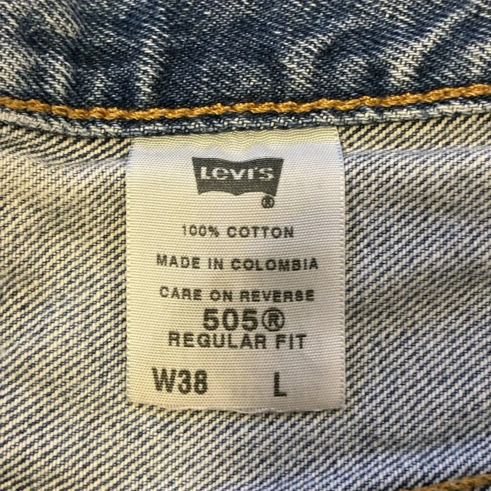 Vintage Levi's 505 Jean Shorts Men's 38 Blue Denim Light Wash Regular‎ Jorts Y2K